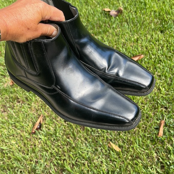 Florsheim Forum Zipper Chukka Boot. Black Leather ,Memory Foam .Rubber sole. - Picture 3 of 13